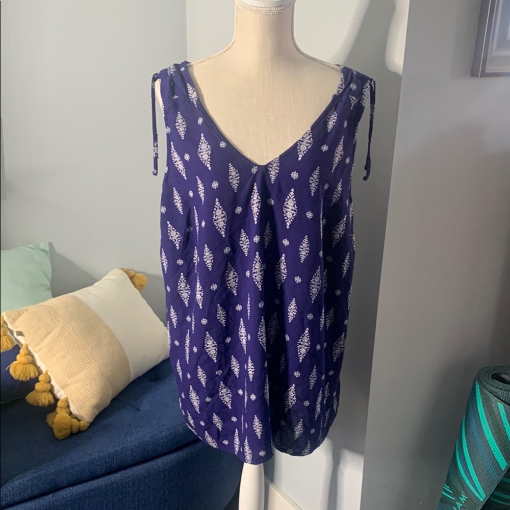 Navy Blue Sleeveless Top with White Pattern